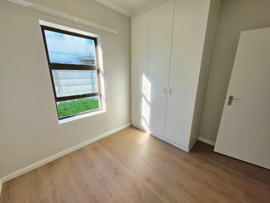To Let 4 Bedroom Property for Rent in Parklands Western Cape
